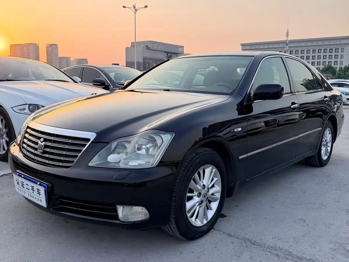 Crown 2005 3.0L Royal Saloon — миниатюра 1