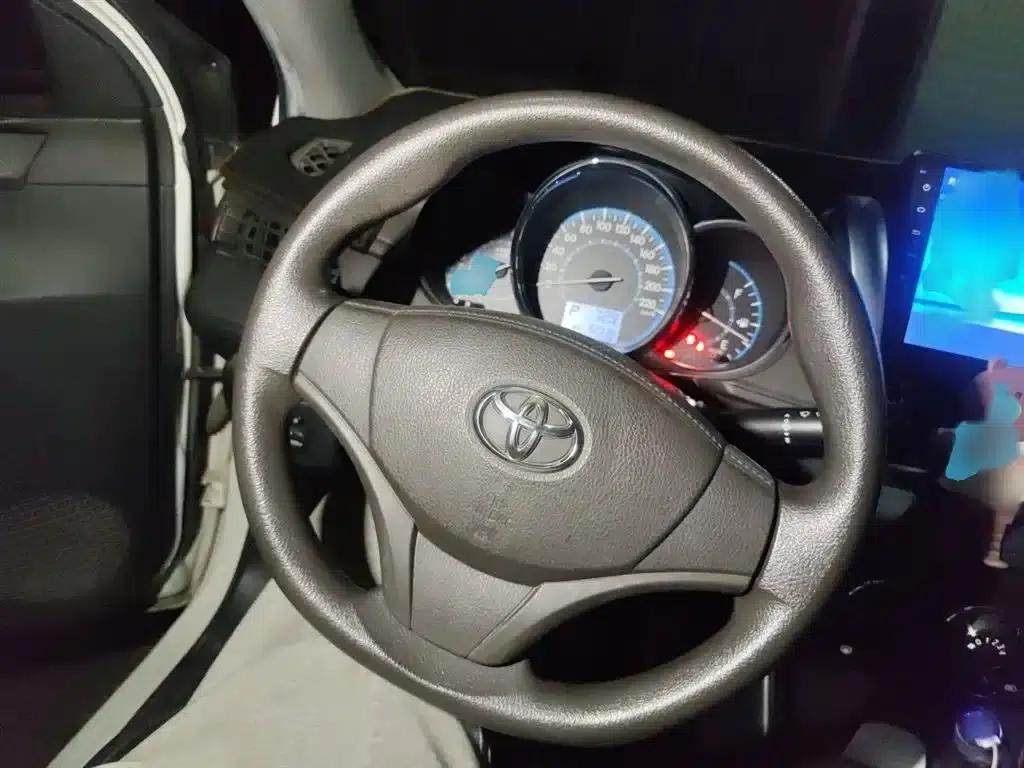 Vios 2014 1.3L Automatic Premium Edition — миниатюра 3