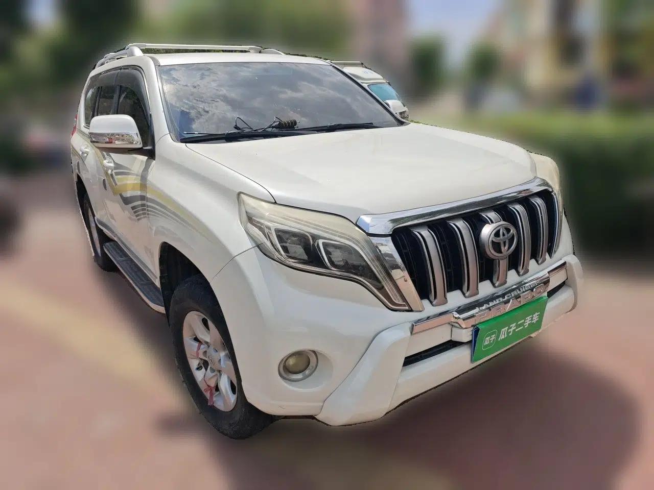 Toyota Prado 2010 2.7L Automatic Standard Edition — миниатюра 3