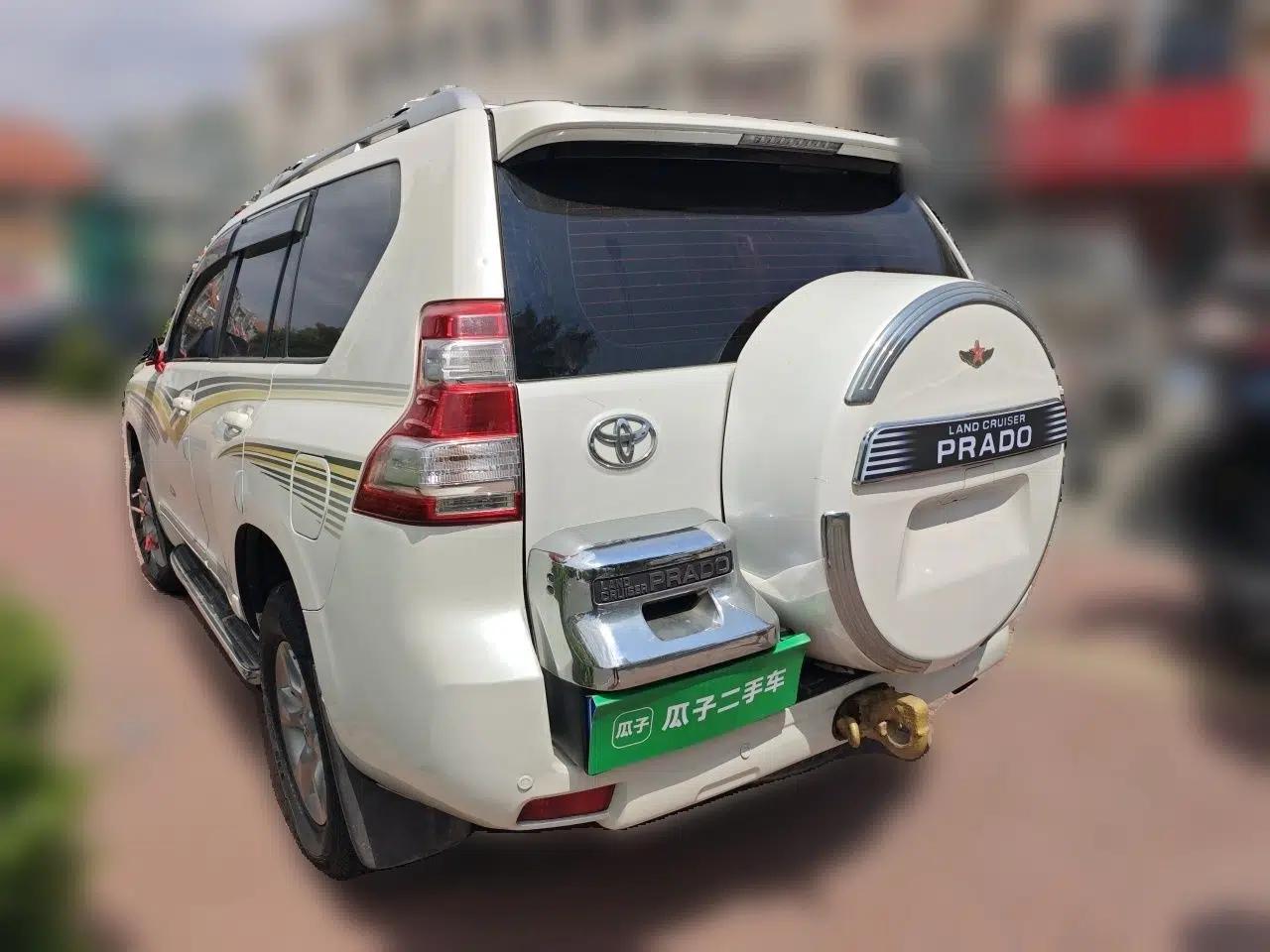 Toyota Prado 2010 2.7L Automatic Standard Edition — миниатюра 4