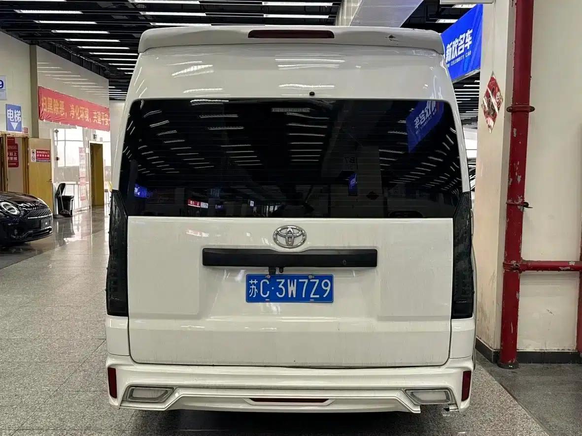 2022 HIACE 3.5L Automatic — миниатюра 10