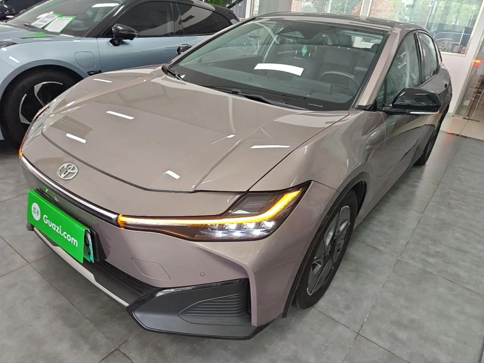 Toyota bZ3 2023 616 km Long-Range Premium — миниатюра 1