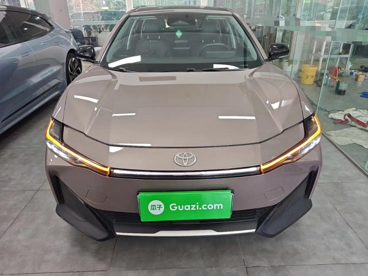 Toyota bZ3 2023 616 km Long-Range Premium — миниатюра 2