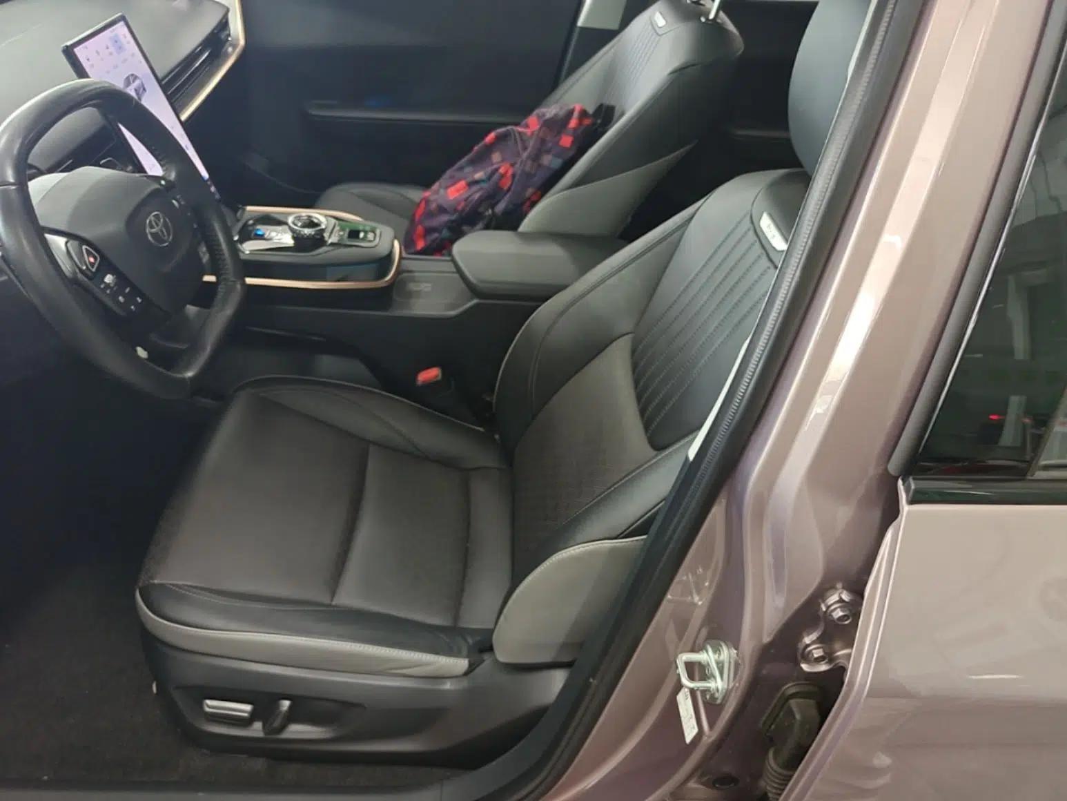 Toyota bZ3 2023 616 km Long-Range Premium — миниатюра 17