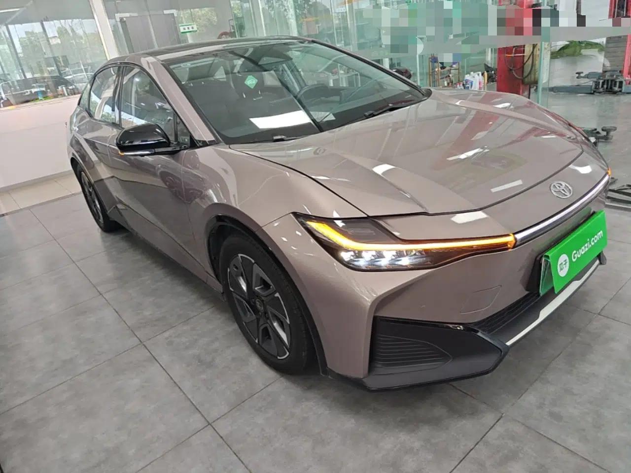 Toyota bZ3 2023 616 km Long-Range Premium — миниатюра 3
