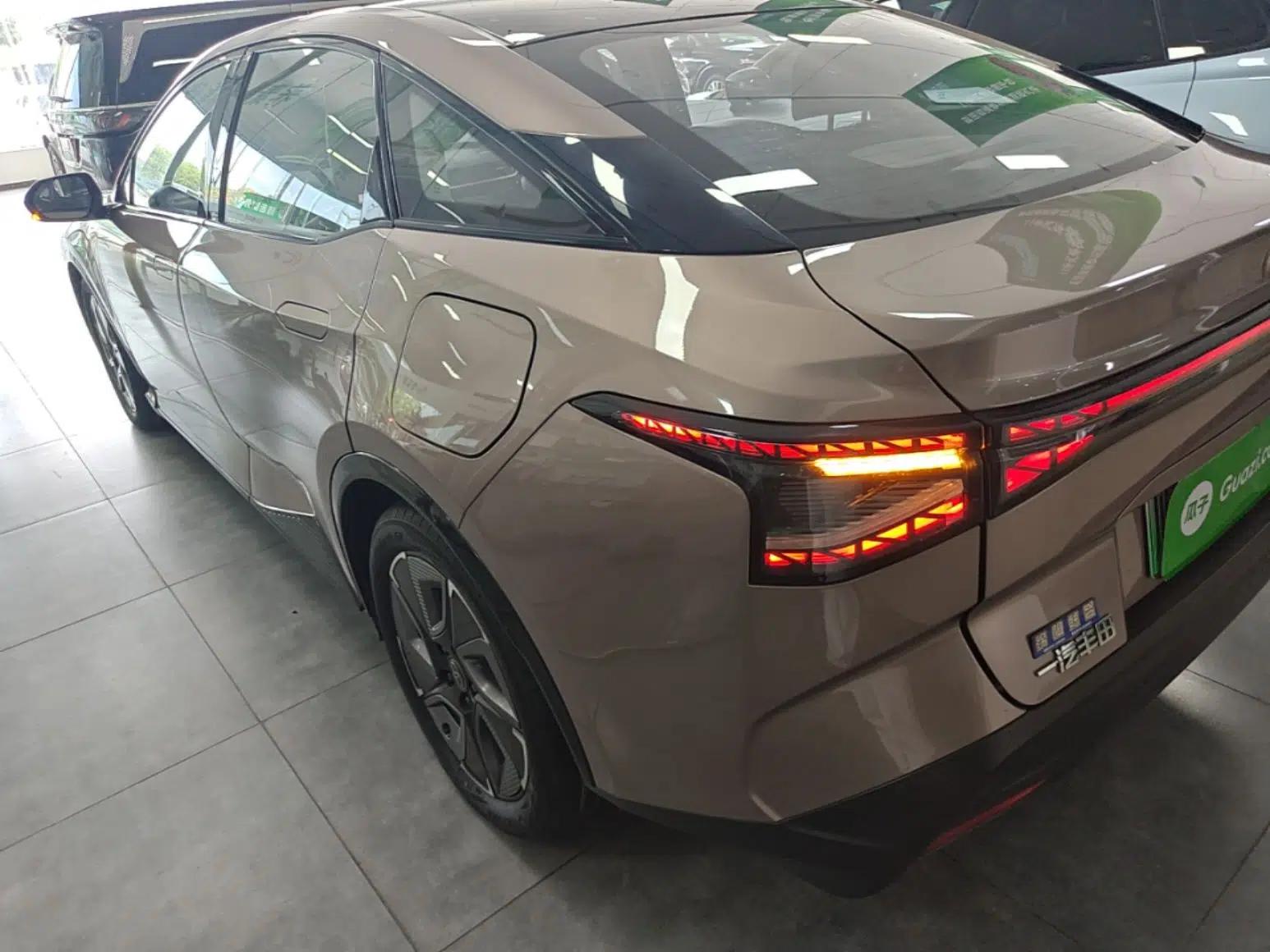 Toyota bZ3 2023 616 km Long-Range Premium — миниатюра 4