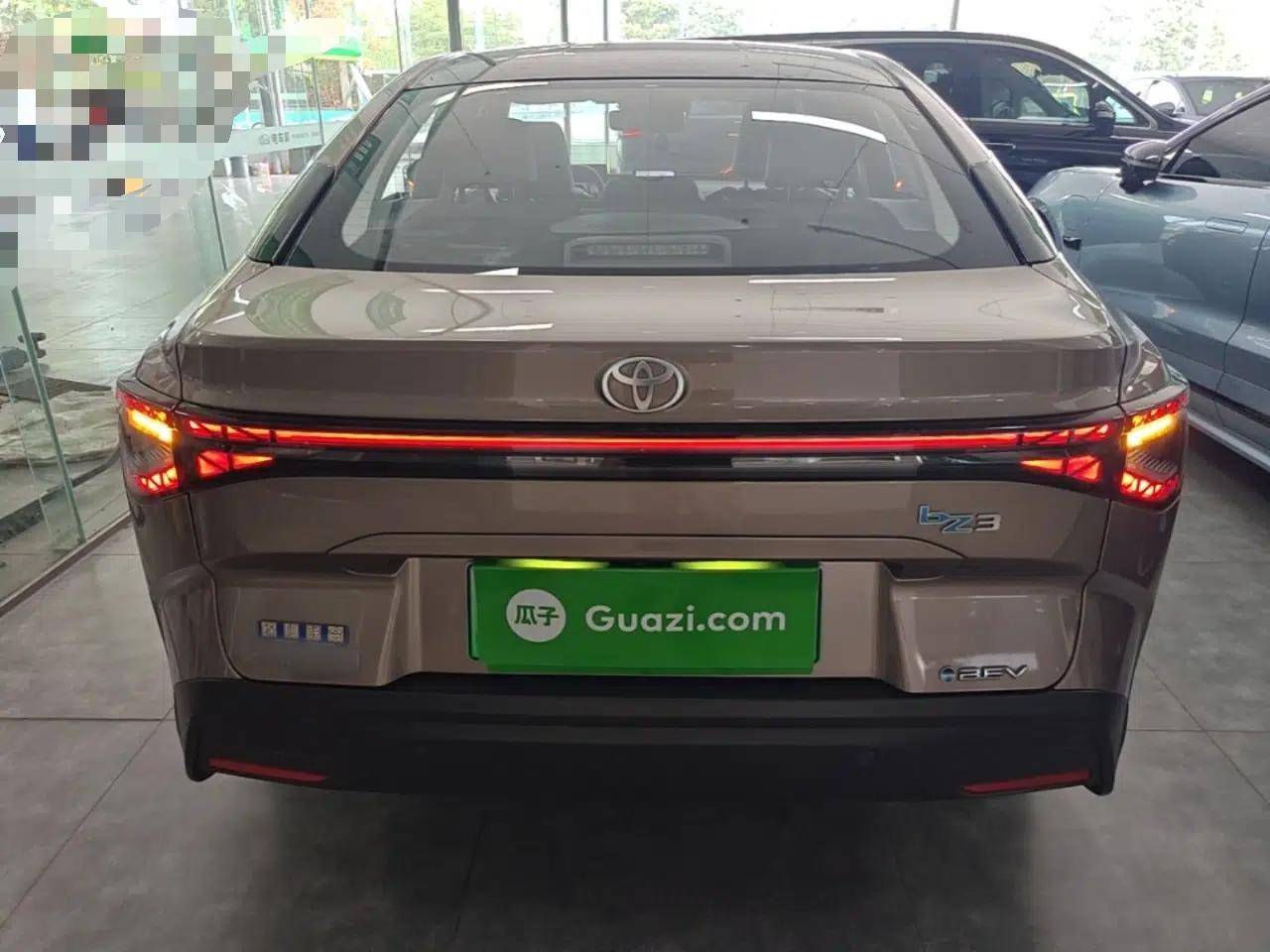 Toyota bZ3 2023 616 km Long-Range Premium — миниатюра 5