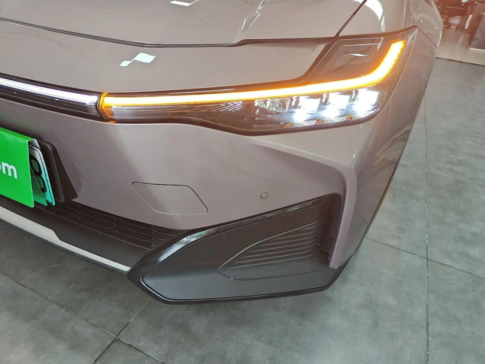 Toyota bZ3 2023 616 km Long-Range Premium — миниатюра 8