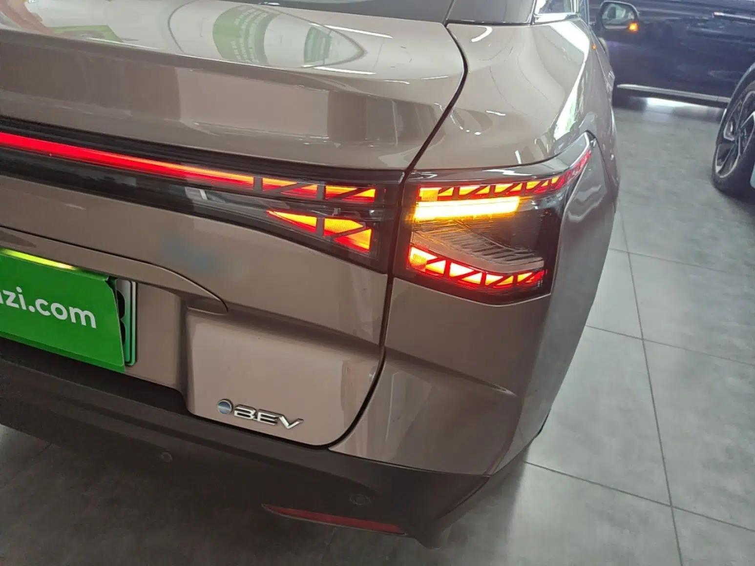 Toyota bZ3 2023 616 km Long-Range Premium — миниатюра 9