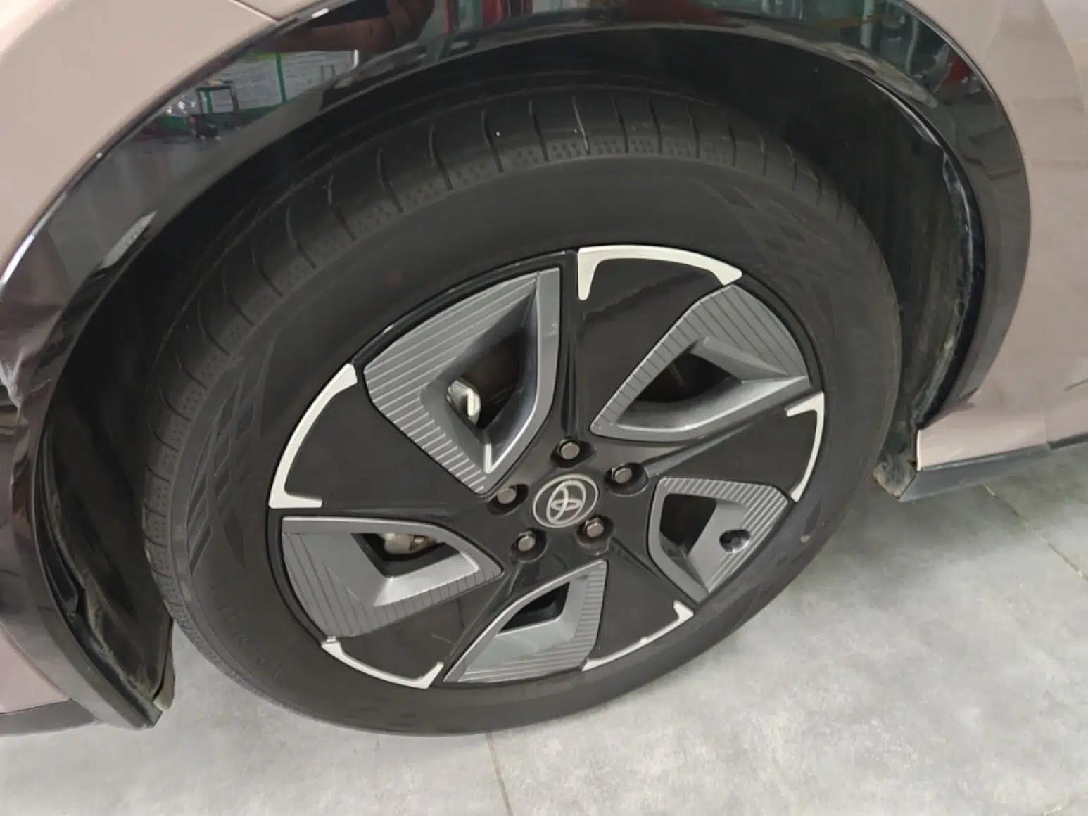 Toyota bZ3 2023 616 km Long-Range Premium — миниатюра 10