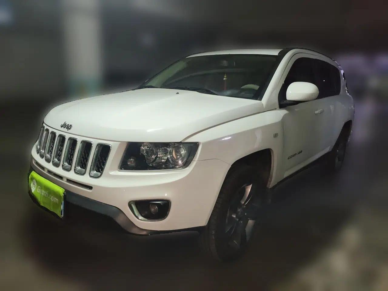 Jeep Compass 2014 Revised Version 2.4L Four-Wheel Drive Comfort Edition — миниатюра 1