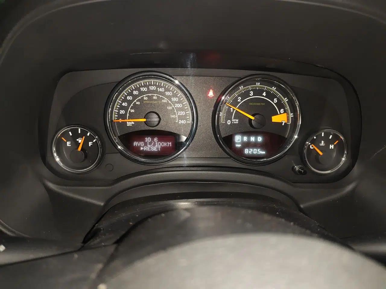 Jeep Compass 2014 Revised Version 2.4L Four-Wheel Drive Comfort Edition — миниатюра 11