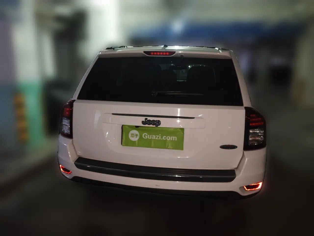 Jeep Compass 2014 Revised Version 2.4L Four-Wheel Drive Comfort Edition — миниатюра 5