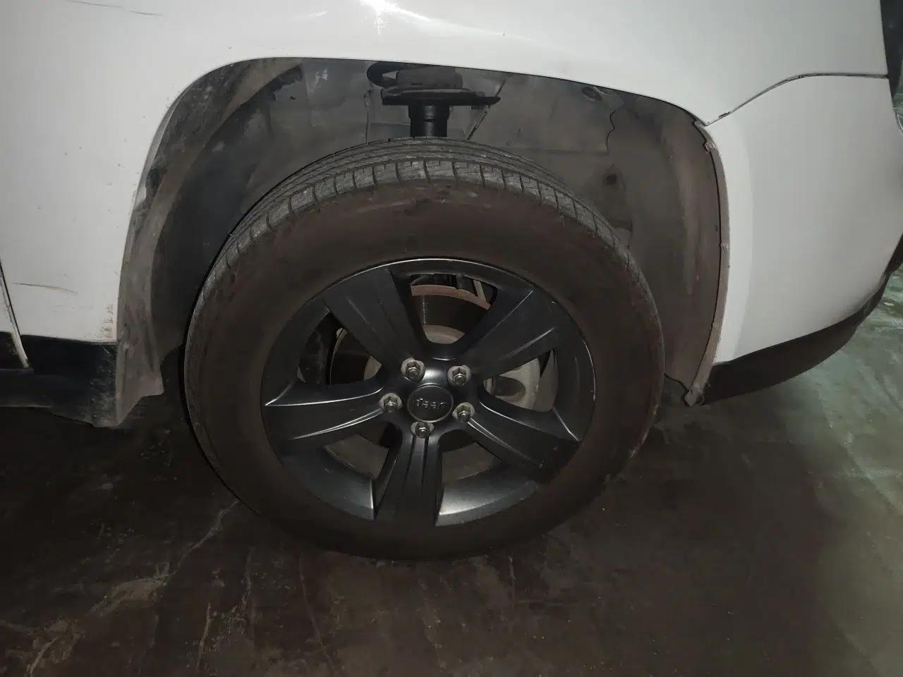 Jeep Compass 2014 Revised Version 2.4L Four-Wheel Drive Comfort Edition — миниатюра 8