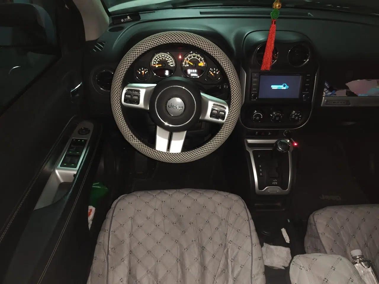 Jeep Compass 2014 Revised Version 2.4L Four-Wheel Drive Comfort Edition — миниатюра 10