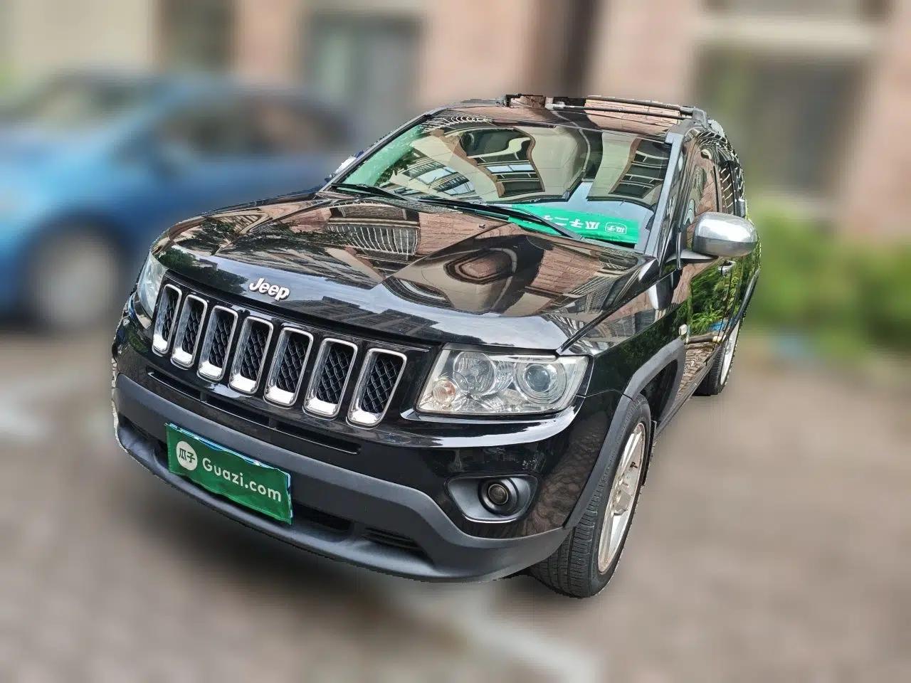 Jeep Compass 2011 2.4L four-wheel drive luxury version — миниатюра 1