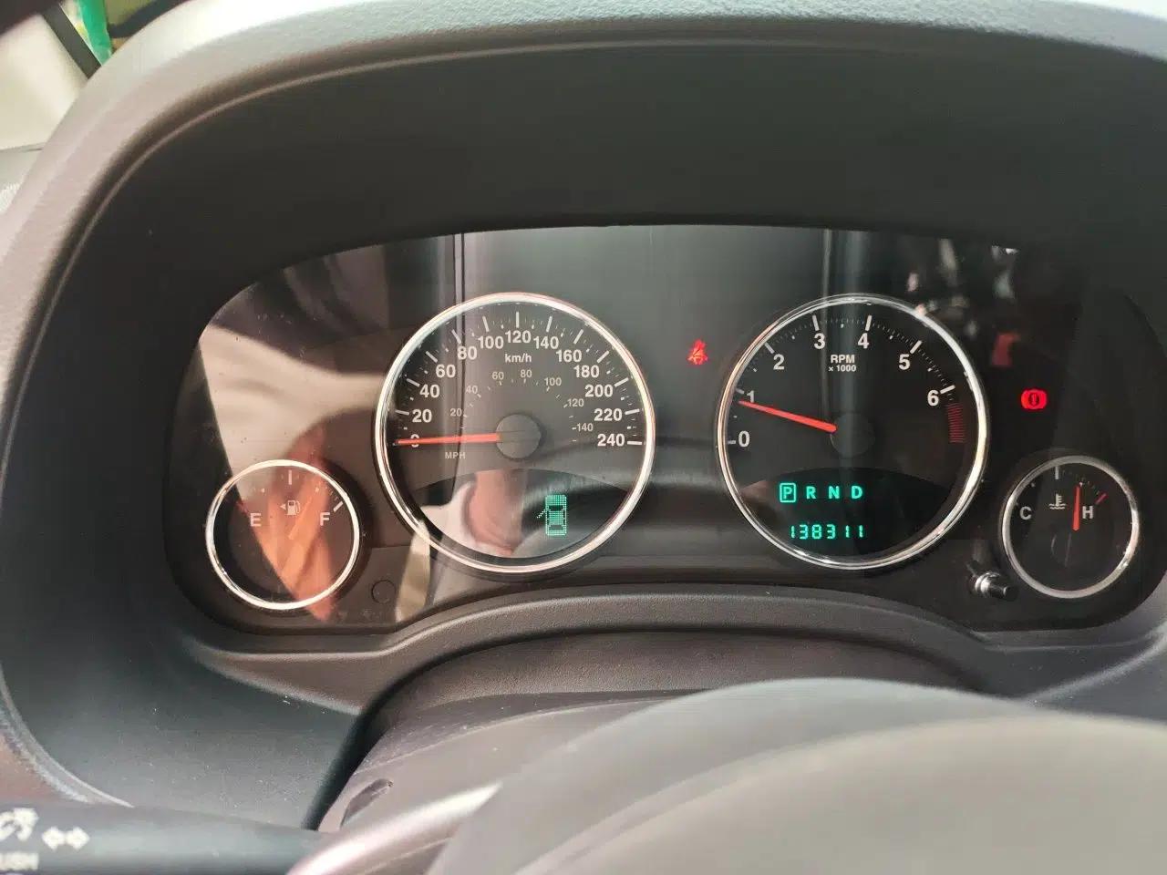 Jeep Compass 2011 2.4L four-wheel drive luxury version — миниатюра 11