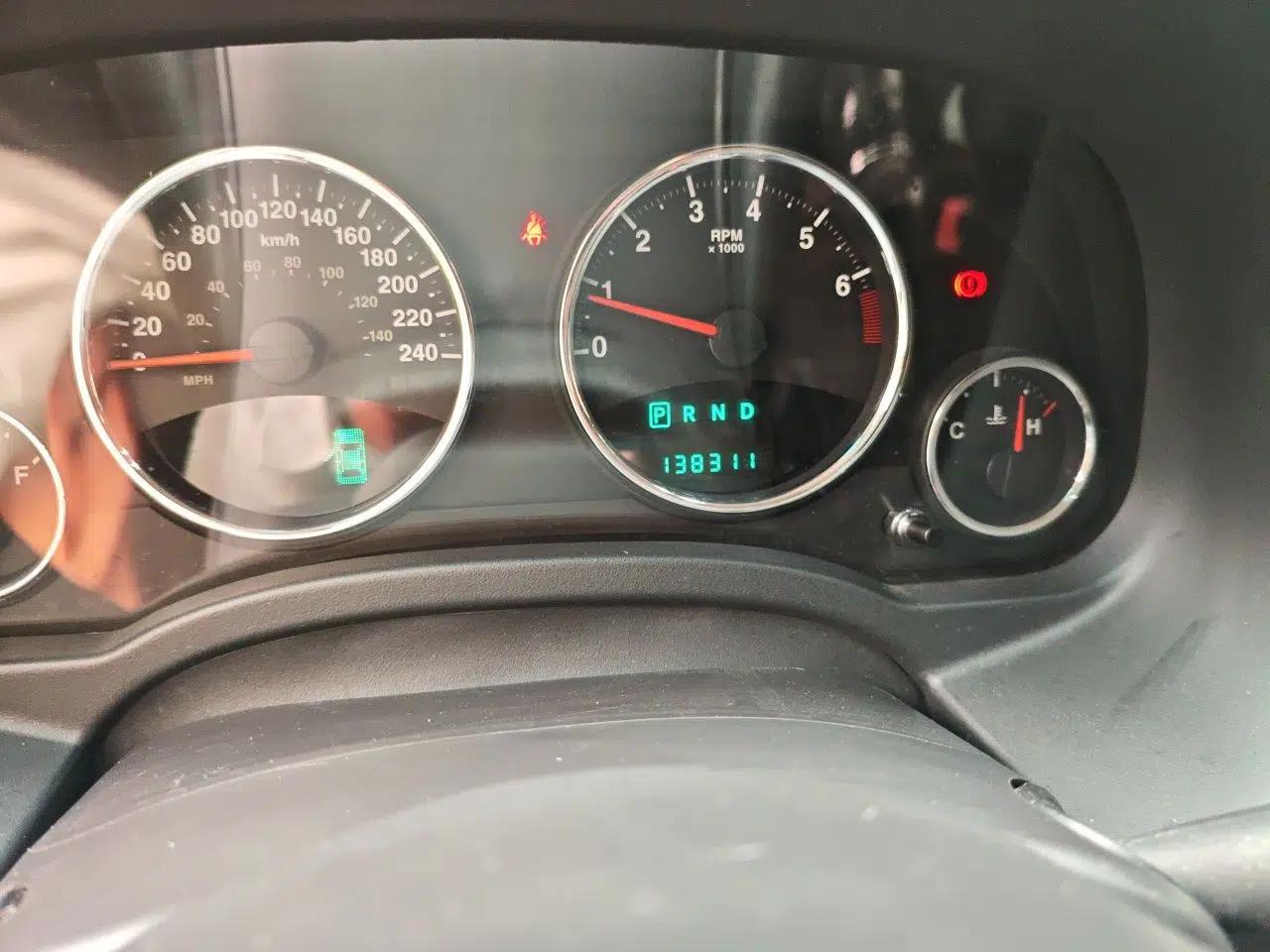 Jeep Compass 2011 2.4L four-wheel drive luxury version — миниатюра 12