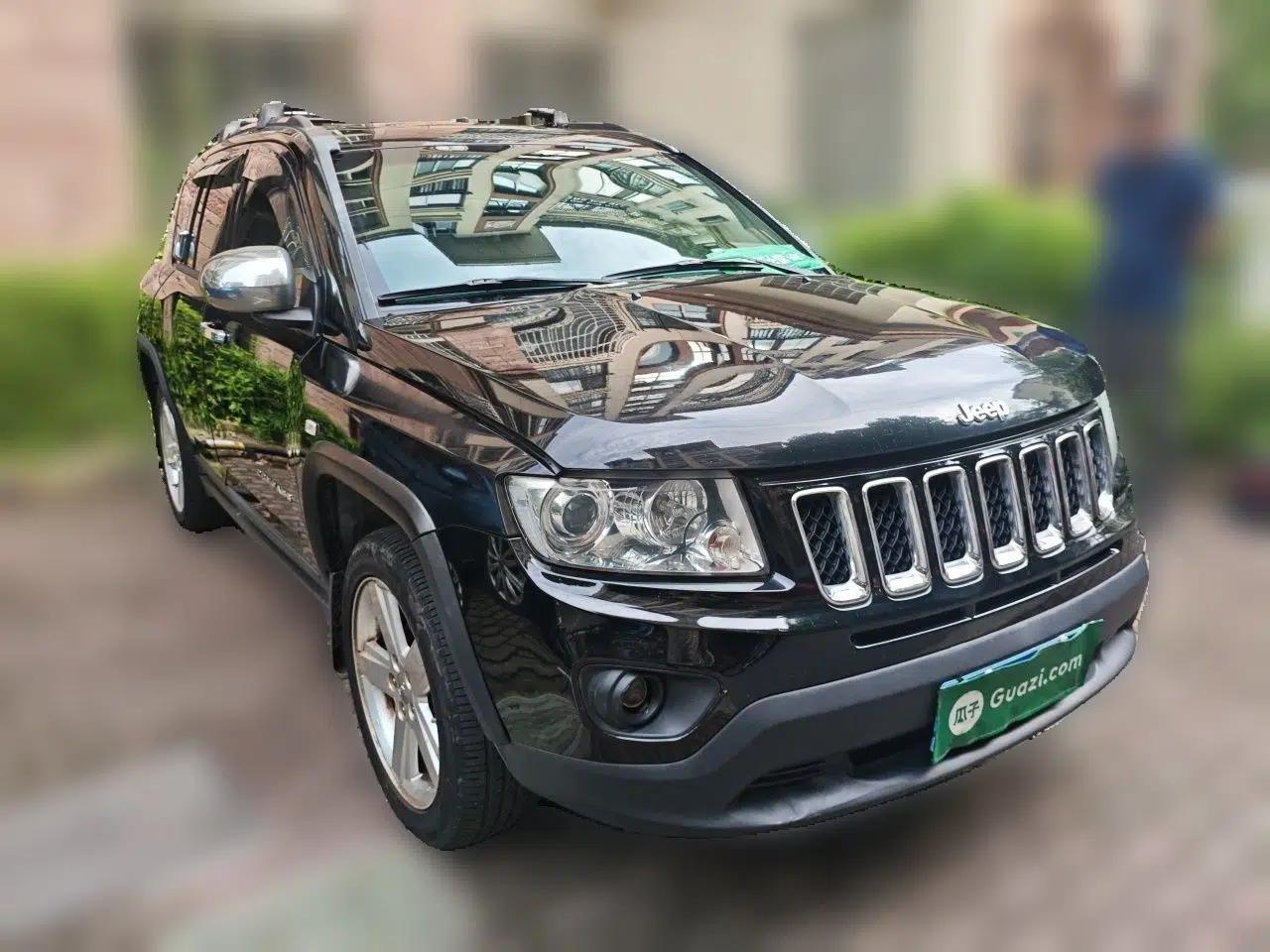 Jeep Compass 2011 2.4L four-wheel drive luxury version — миниатюра 3