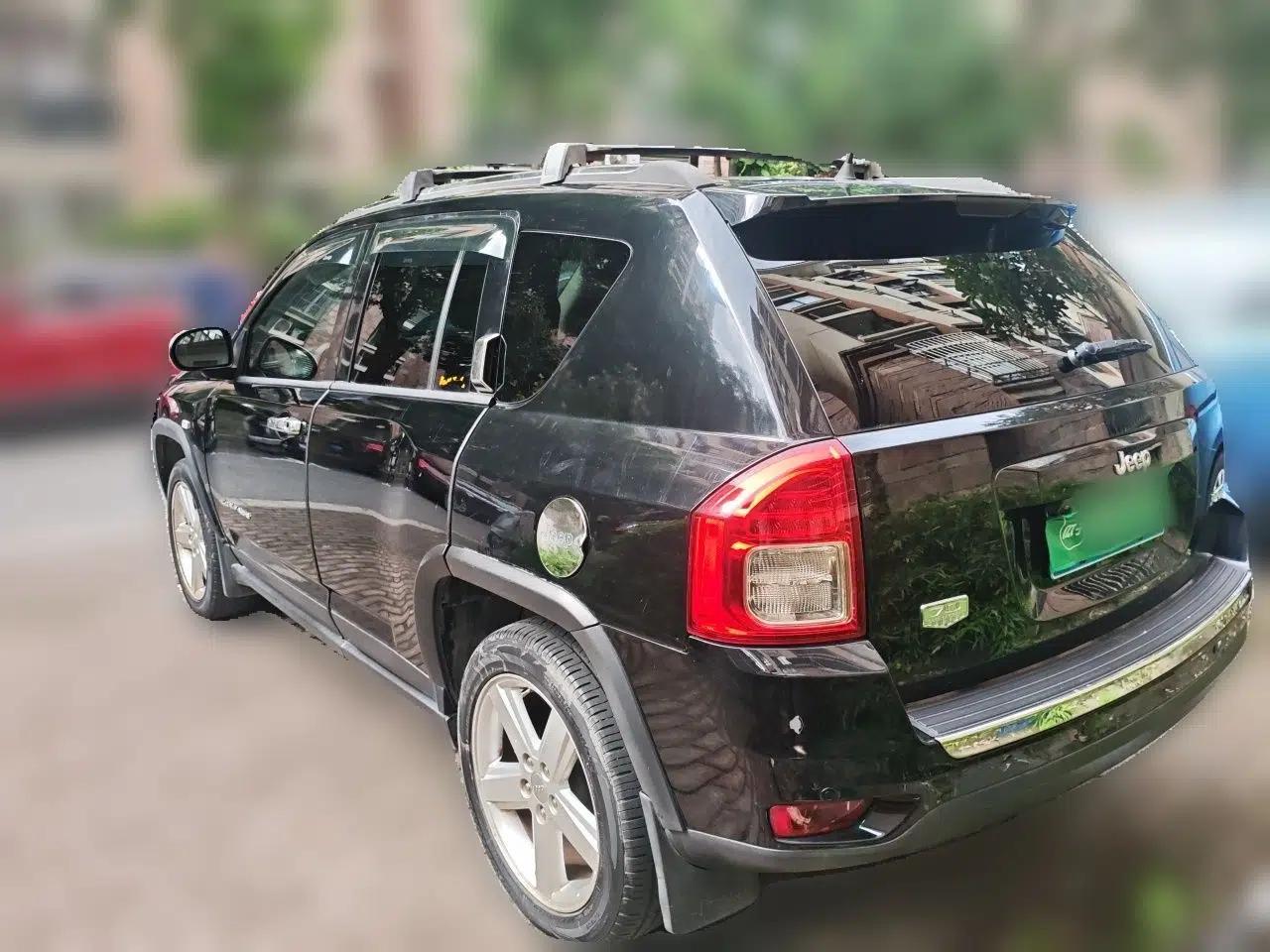 Jeep Compass 2011 2.4L four-wheel drive luxury version — миниатюра 4