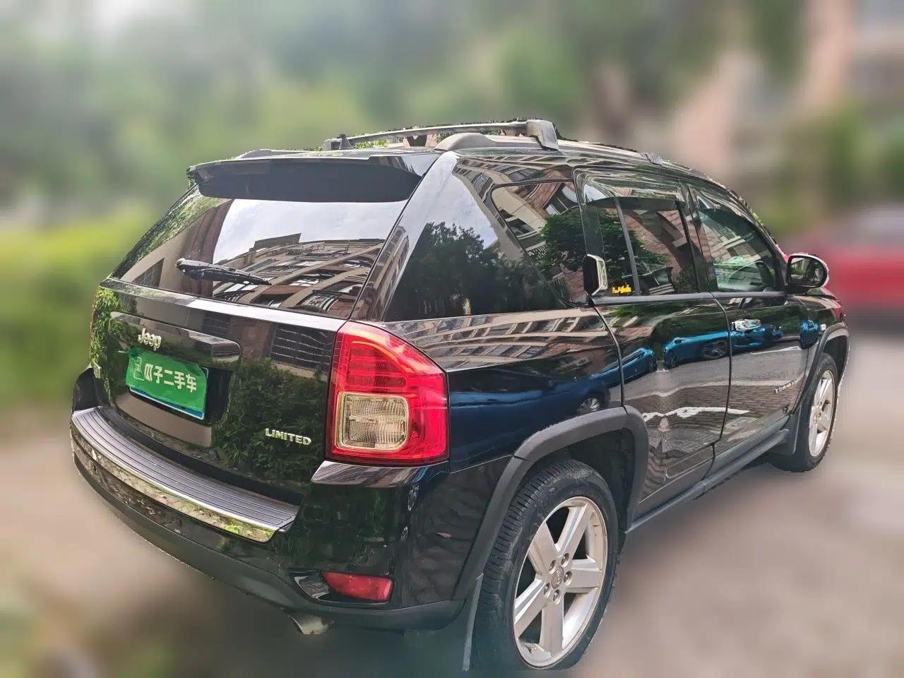 Jeep Compass 2011 2.4L four-wheel drive luxury version — миниатюра 6