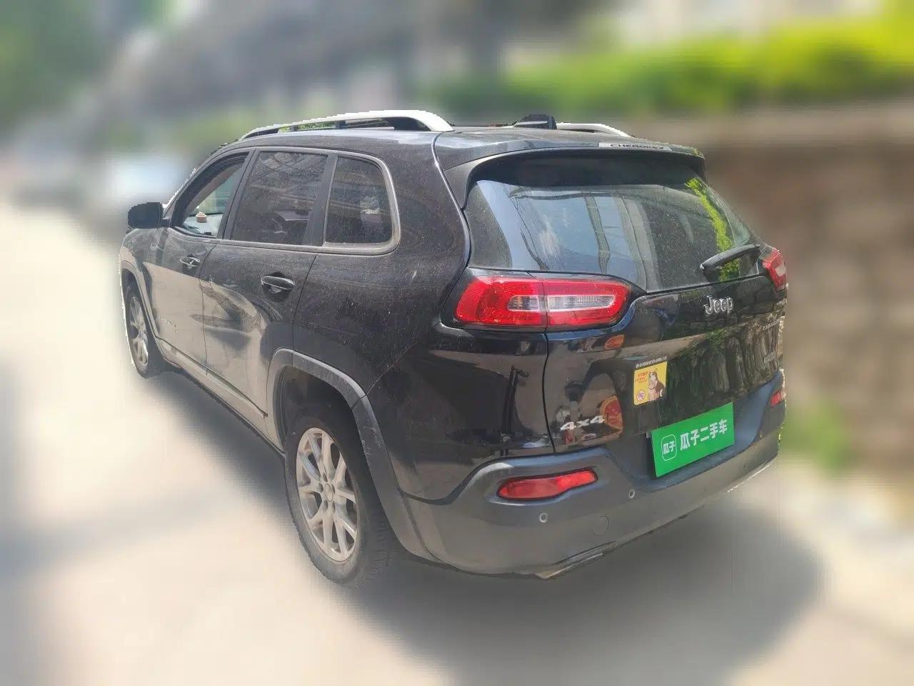 Jeep Cherokee 2016 2.4L Leading Edition — миниатюра 4