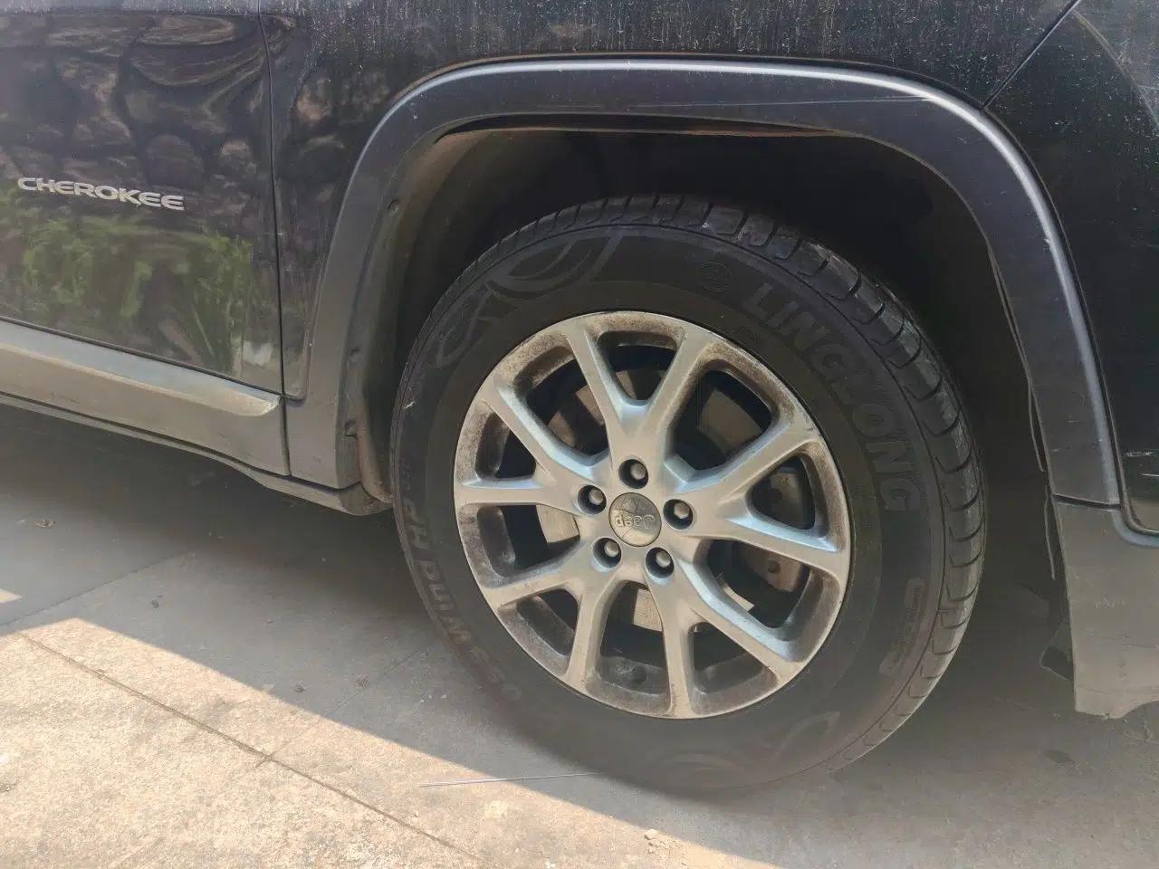 Jeep Cherokee 2016 2.4L Leading Edition — миниатюра 8