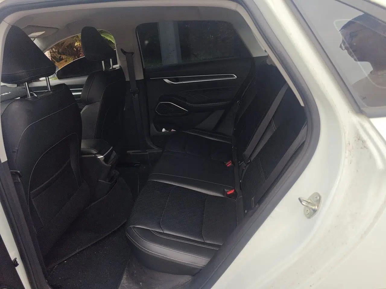 Geely Auto Emgrand 2023 4th Generation Champion Edition 1.5L CVT Luxury Model — миниатюра 17