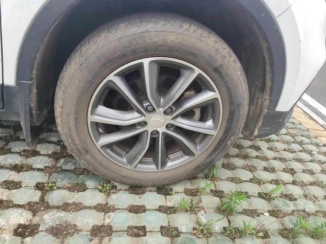 Geely Auto Emgrand X7 Sport 2018 2.0L Manual Two-Wheel Drive Zhiya Version — миниатюра 8