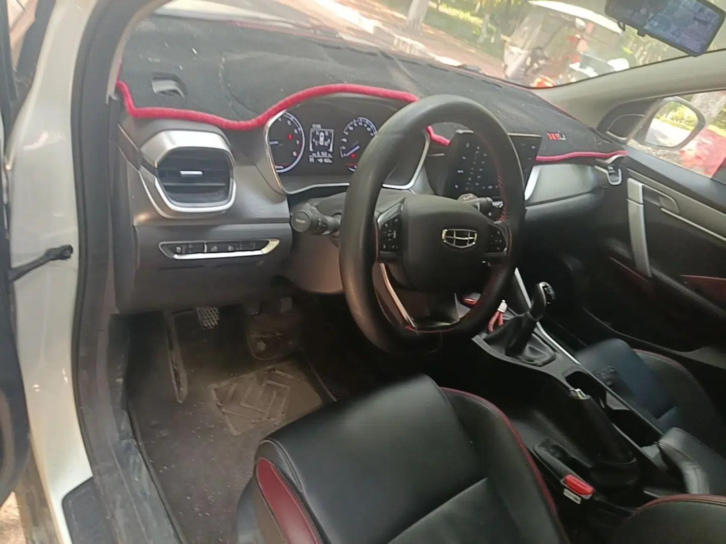 Geely Auto Coolray 2021 1.4T Manual Gold Edition — миниатюра 17
