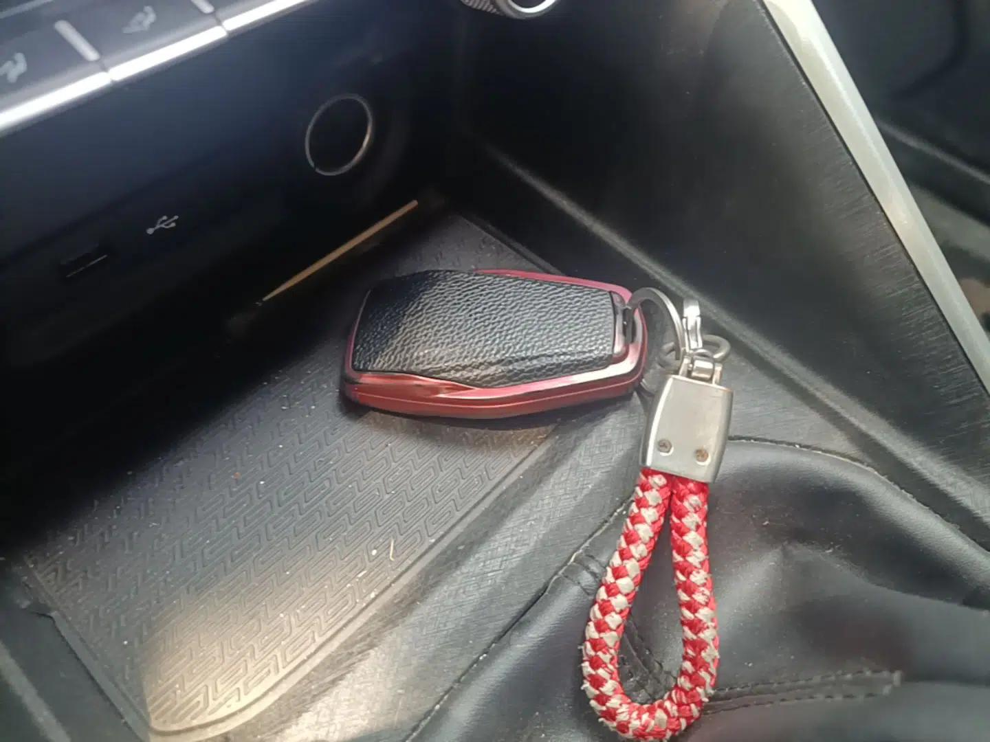 Geely Auto Coolray 2021 1.4T Manual Gold Edition — миниатюра 28