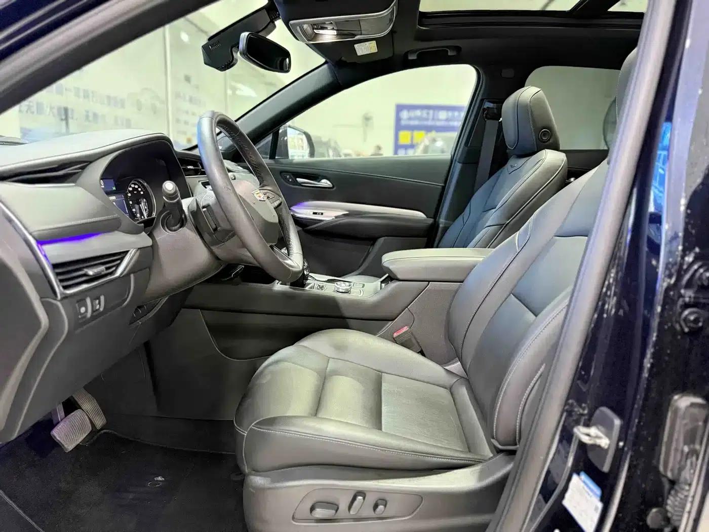 Cadillac XT4 2021 28T Two-Wheel Drive Premium Edition — миниатюра 4