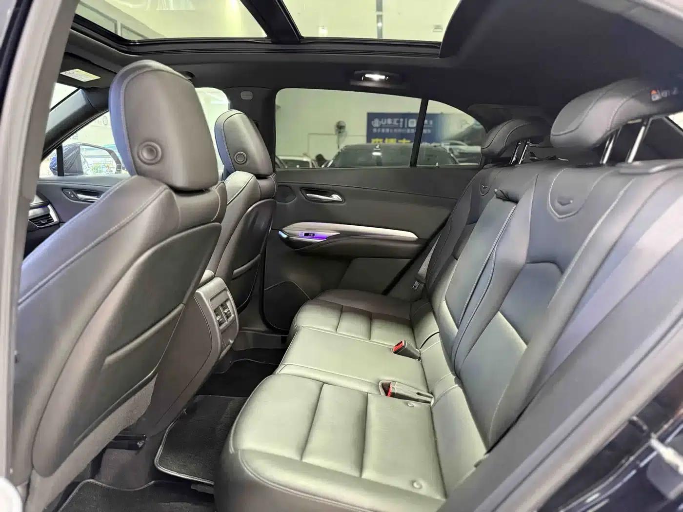 Cadillac XT4 2021 28T Two-Wheel Drive Premium Edition — миниатюра 6