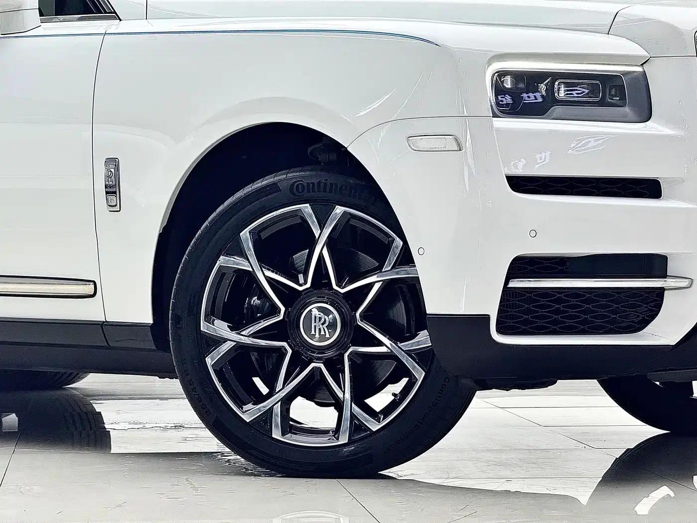 2018 Cullinan, four-seater version — миниатюра 10