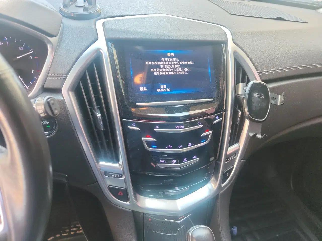 Cadillac SRX 2015 3.0L Comfort Version — миниатюра 13