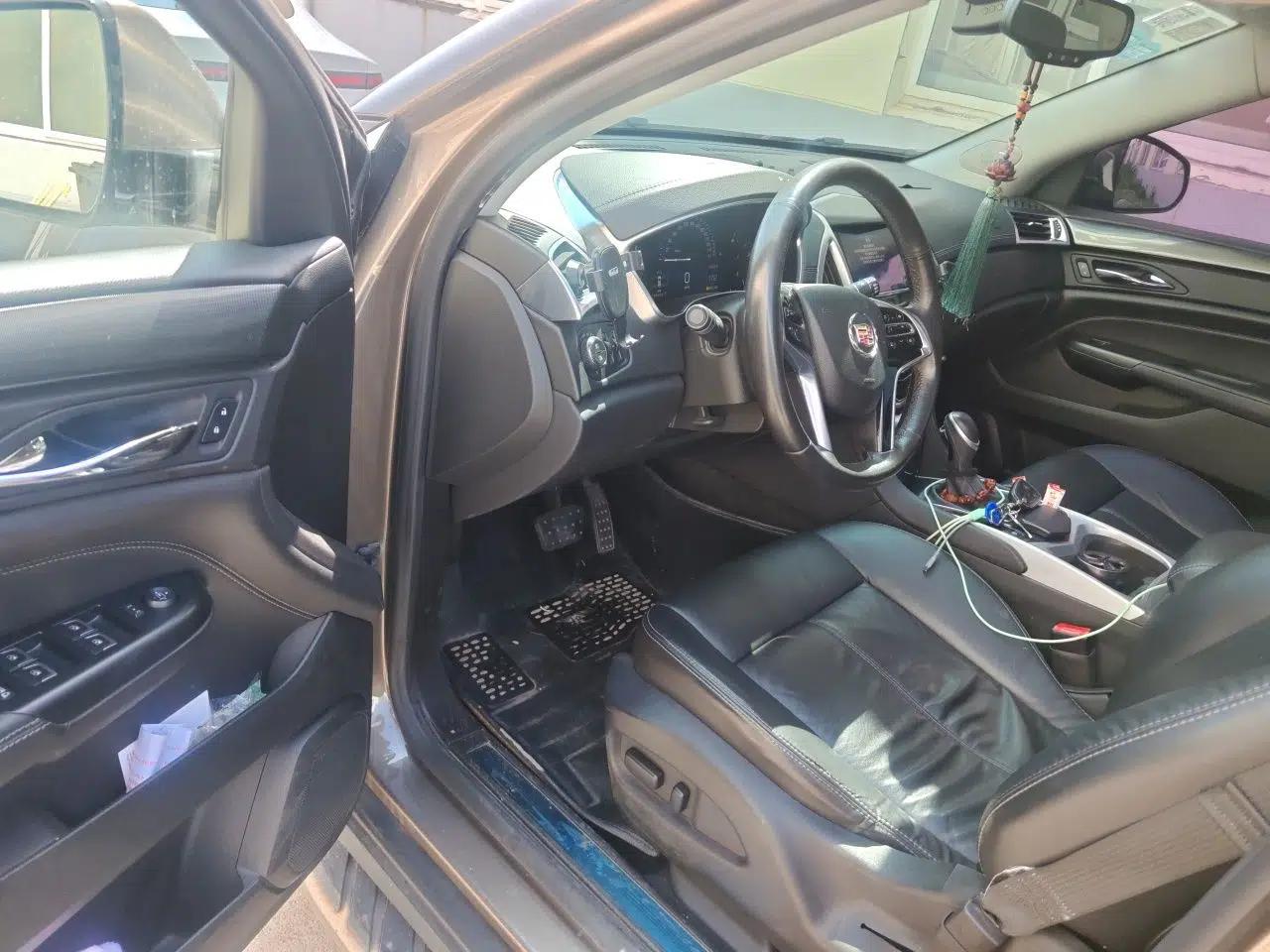 Cadillac SRX 2015 3.0L Comfort Version — миниатюра 16