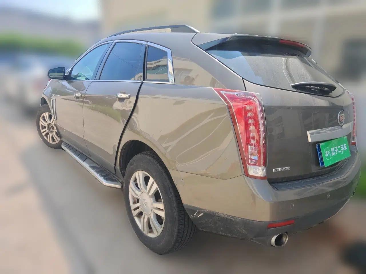 Cadillac SRX 2015 3.0L Comfort Version — миниатюра 4