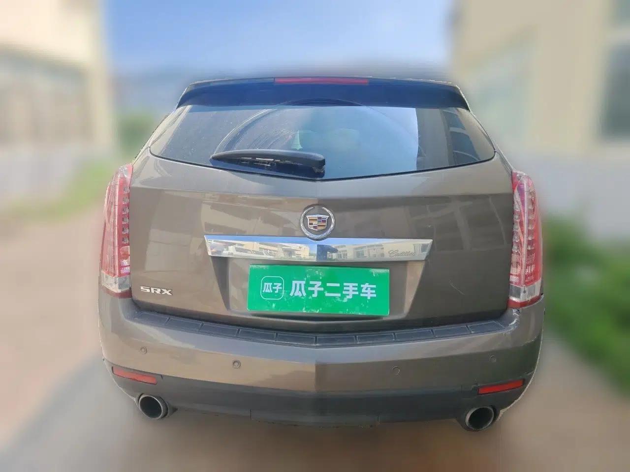 Cadillac SRX 2015 3.0L Comfort Version — миниатюра 5