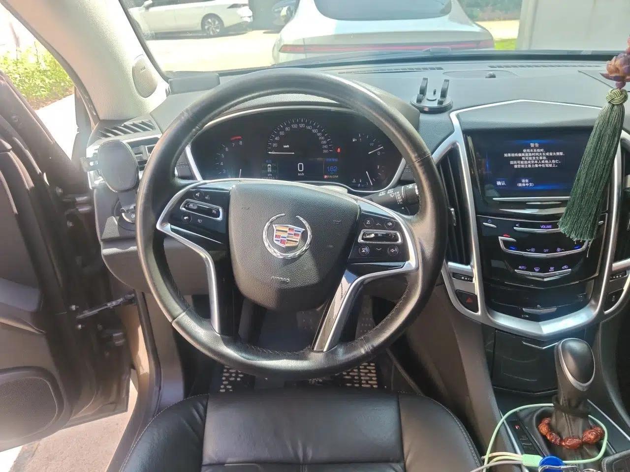 Cadillac SRX 2015 3.0L Comfort Version — миниатюра 10