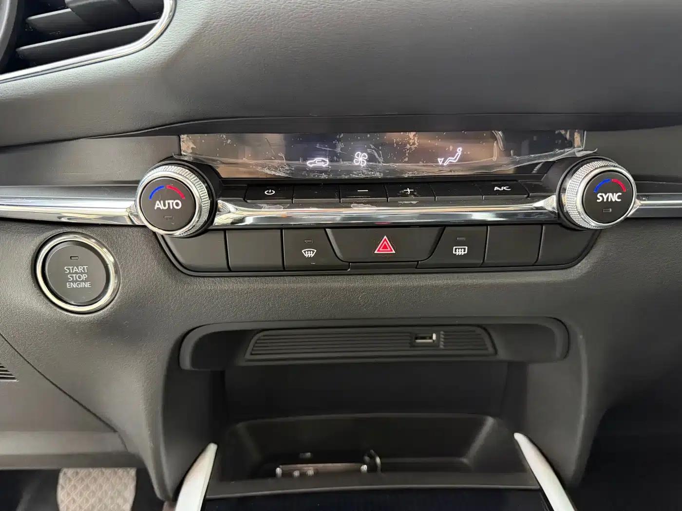 Mazda CX-30 2021 2.0L Automatic Premium Edition — миниатюра 13
