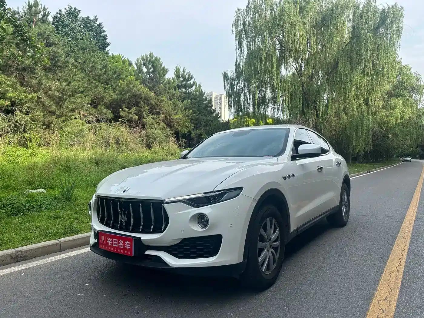 2018 Levante 3.0T Classic Edition — миниатюра 1