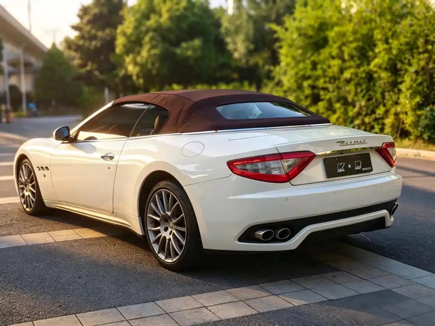 2012 GranCabrio 4.7L Sport — миниатюра 3