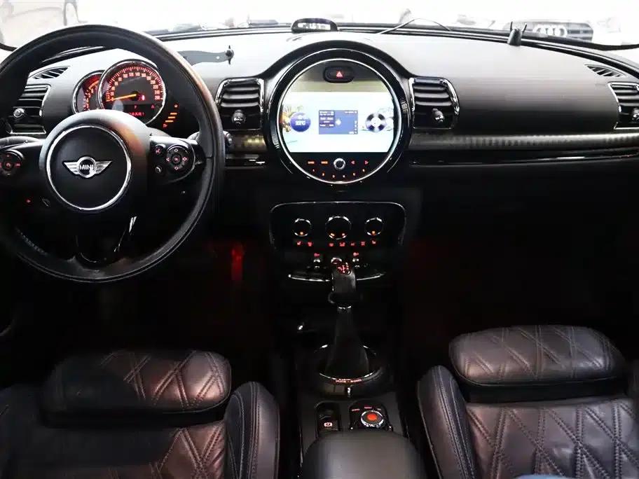 2016 MINI CLUBMAN Facelift 1.5T COOPER Connoisseur Edition — миниатюра 6