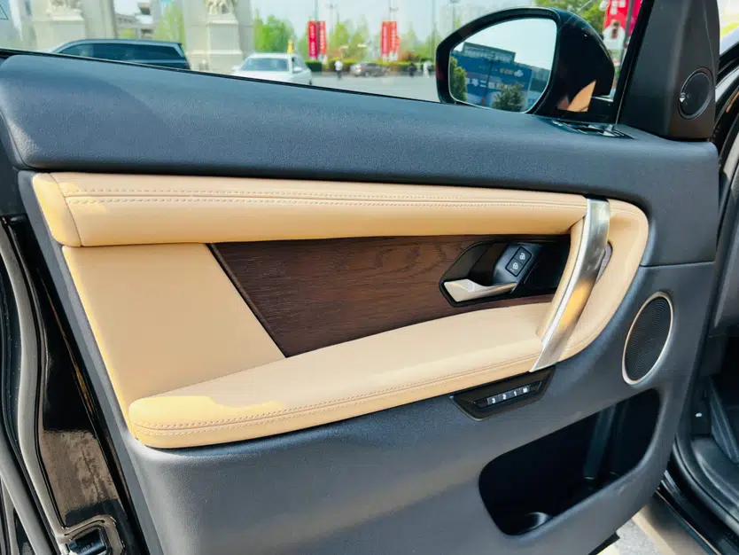 Land Rover Discovery Sport 2024 Performance Tech Edition — миниатюра 16
