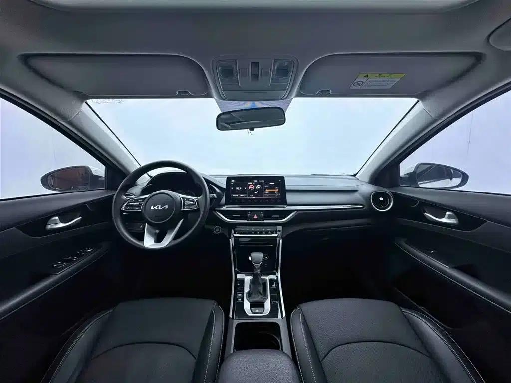 Kia K3 2021 Facelift 1.5L CVT Fashion Edition — миниатюра 22