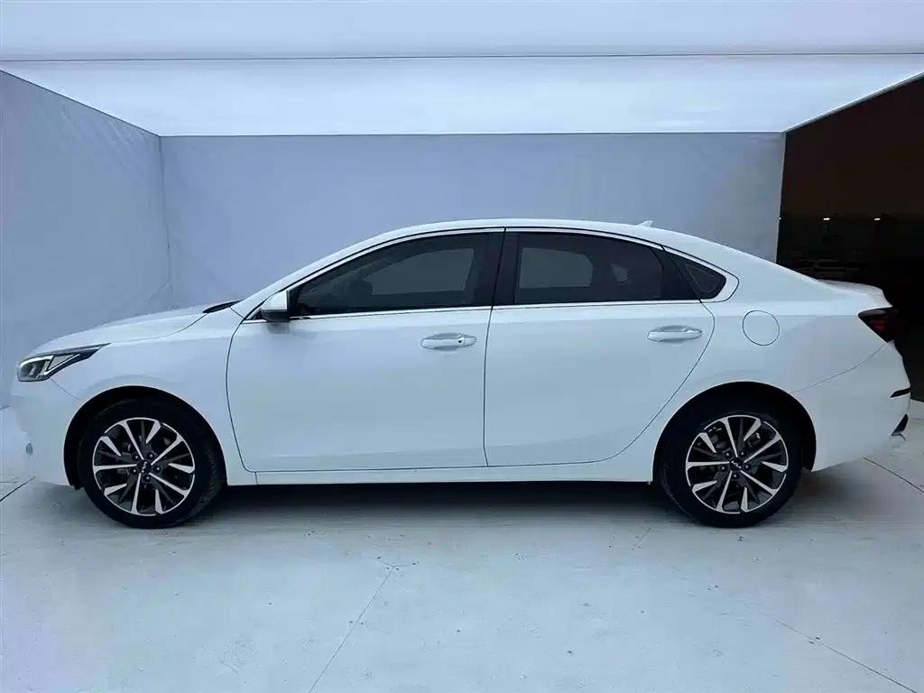 Kia K3 2021 Facelift 1.5L CVT Fashion Edition — миниатюра 7