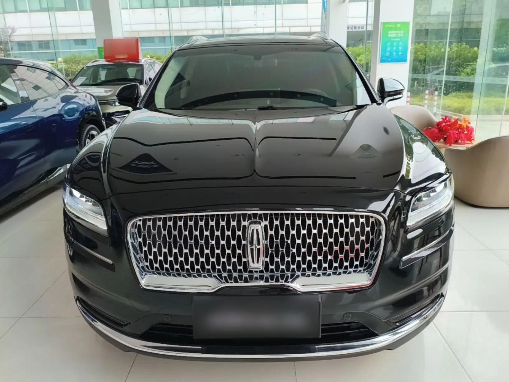 Lincoln Nautilus 2021 2.0T Four-Wheel Drive Luxury Edition — миниатюра 2