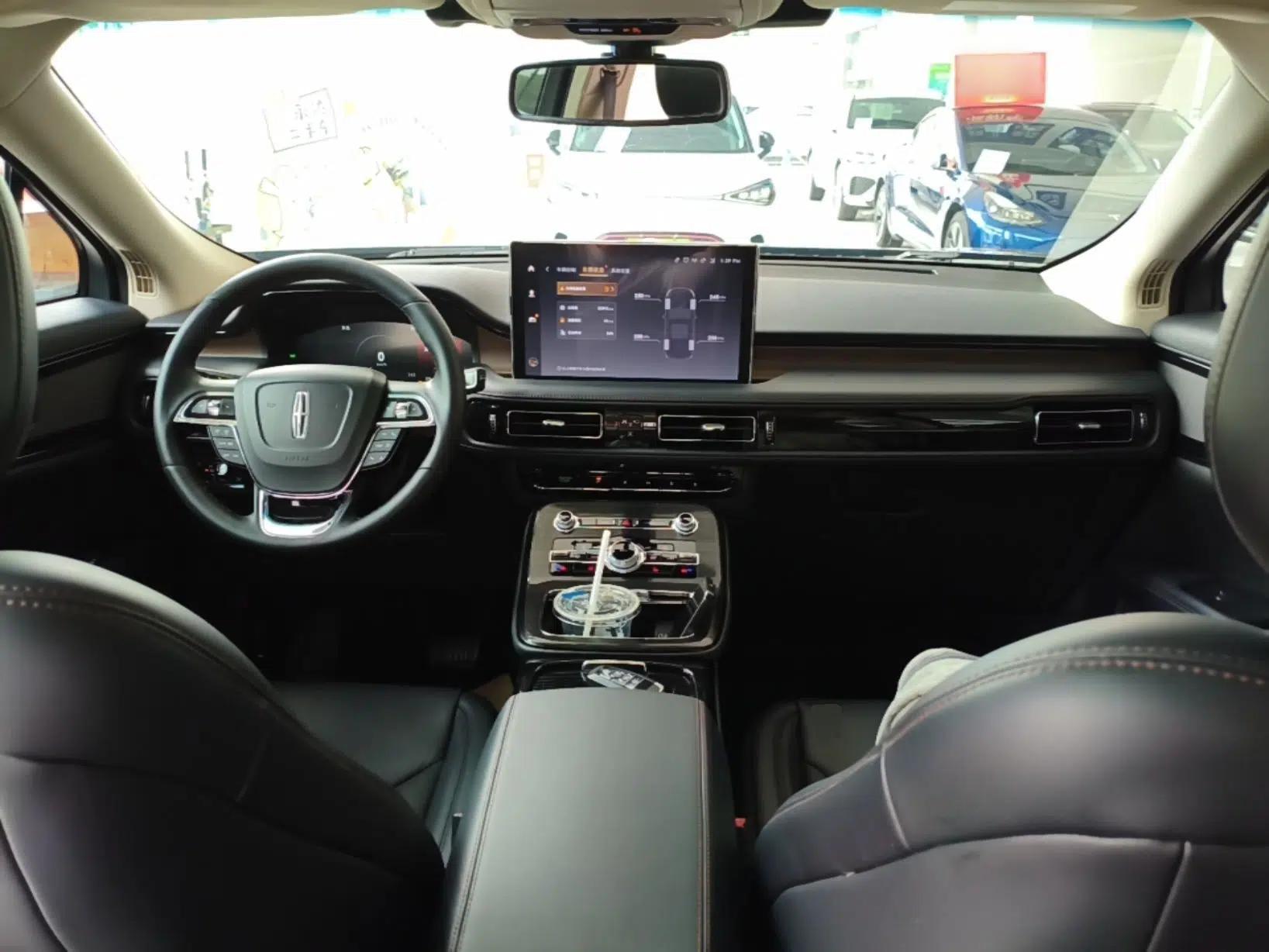 Lincoln Nautilus 2021 2.0T Four-Wheel Drive Luxury Edition — миниатюра 12