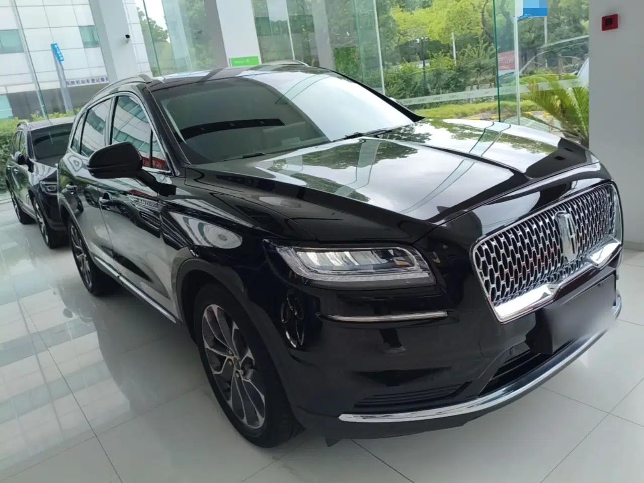 Lincoln Nautilus 2021 2.0T Four-Wheel Drive Luxury Edition — миниатюра 3