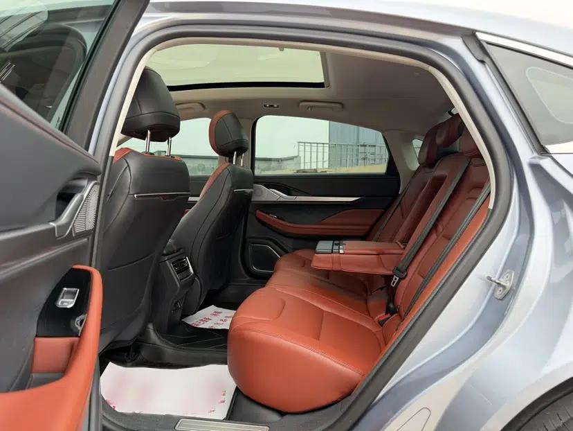 Lincoln Z 2022 iXiang Luxury Edition — миниатюра 31